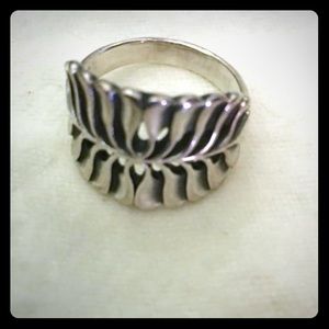 Leaf James Avery ring